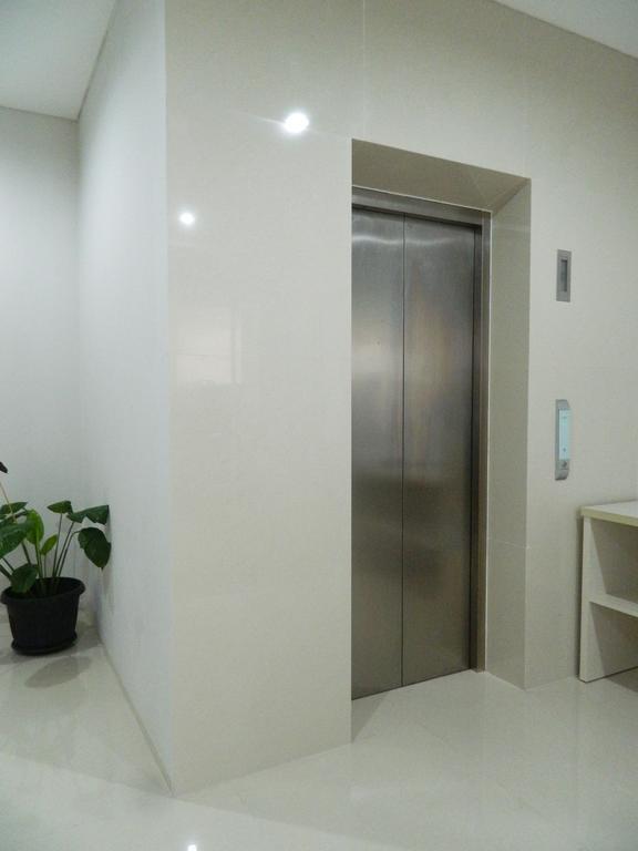 Hotel Mk House Scbd Giacarta Esterno foto